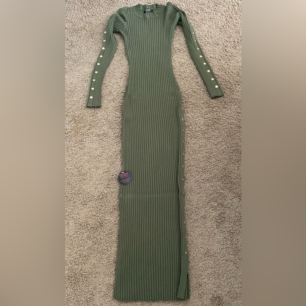 Floor length bodycon dress.